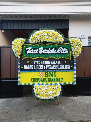 Papan Bunga Duka di Piyaman